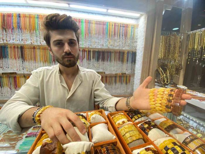 Damla Kehribar Kolyelere İlgi Gün Geçtikçe Artıyor