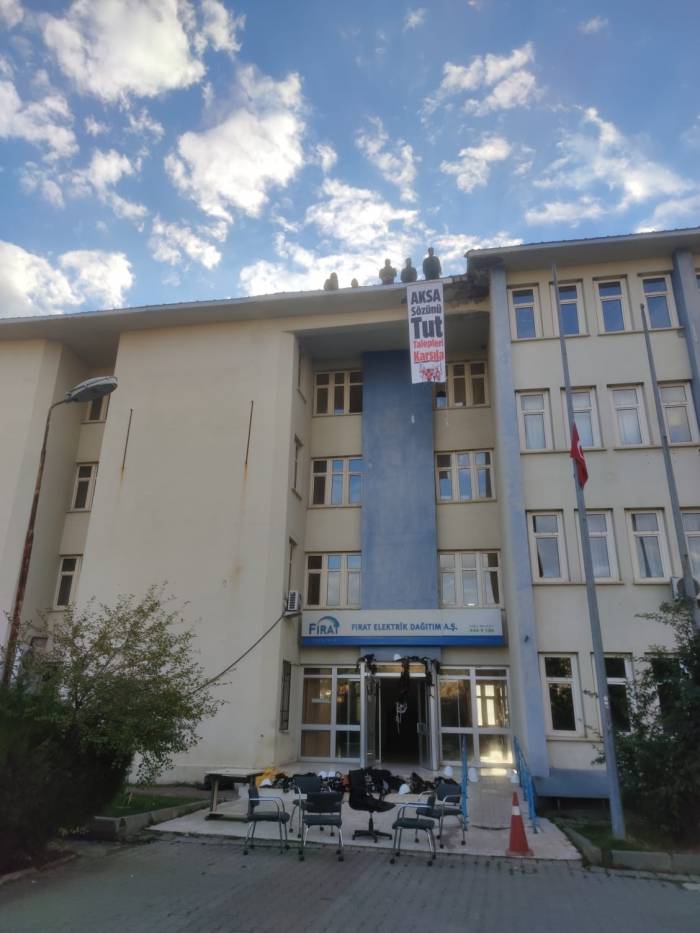 Fırat Edaş Çalışanları, Kurumun Çatısına Çıktı