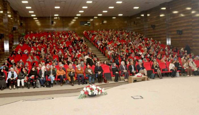 Van’da ‘Aile Akademisi Seminerleri’ Sürüyor