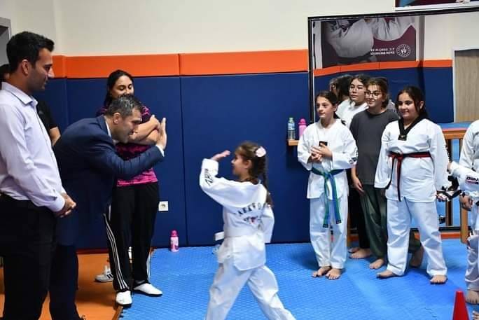 Yüksel, Eğitimlerini Sürdüren Gençleri Ziyaret Etti