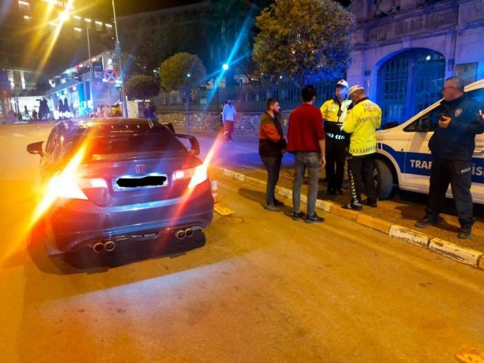 Balıkesir’de ’asayiş Ve Trafik Huzur’ Operasyonu