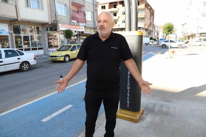 Esnaf Talebini Dile Getirdi, Belediye Dikkate Almadı: Çift Yönlü Bisiklet Yolu Mağdur Etti