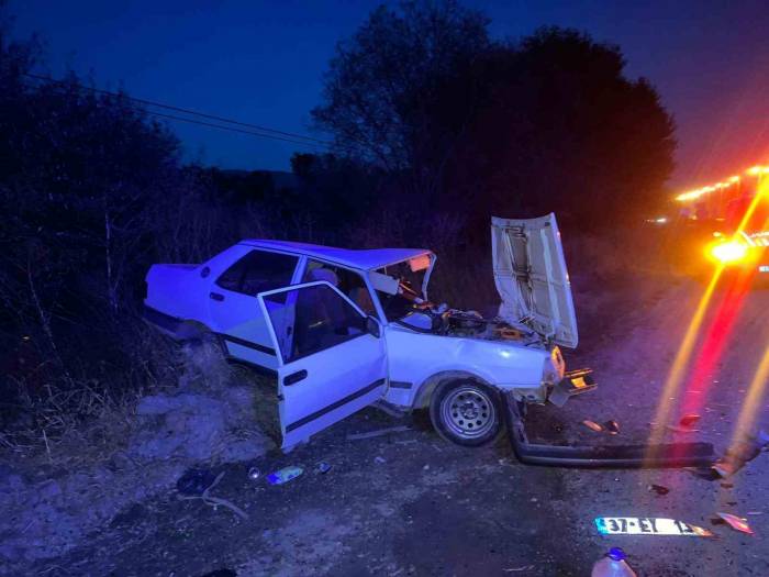 Kastamonu’da İki Otomobil Çarpıştı: 4 Yaralı