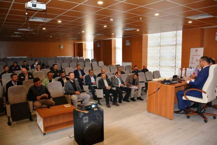 Kütahya’da “Yaşasın Buzağılar, Gülsün Yüzler” İsimli Proje Tanıtıldı