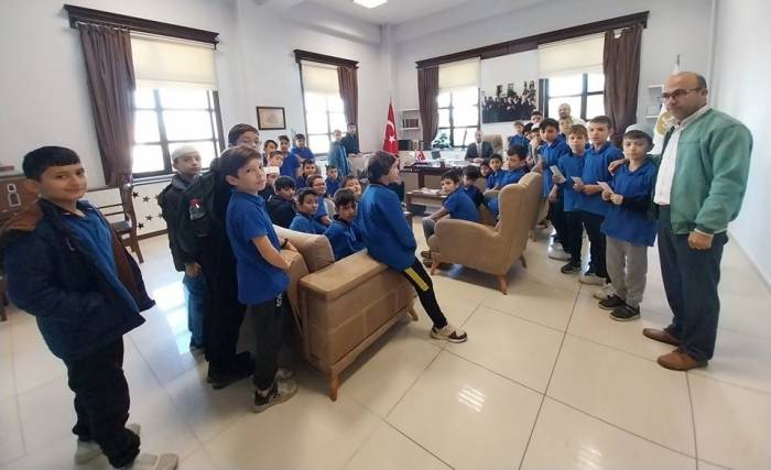 Simav’da Hafızlık Kur’an Kursu Öğrencileri Harçlıklarını Filistin’e Gönderdi