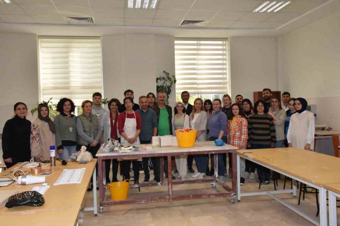 Seramik Üzerine Öğrencilere Yeteneklerini Sunma Fırsatı Verildi