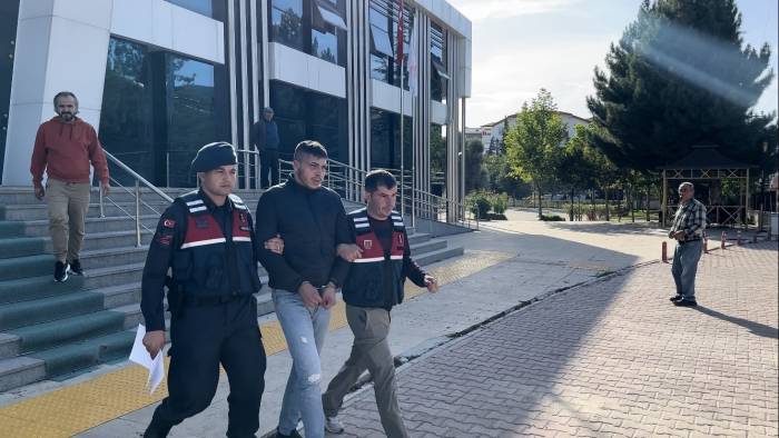 Dur İhtarına Uymayıp 2’si Polis 4 Kişiye Çarparak Yaralayan Şüpheli Tutuklandı