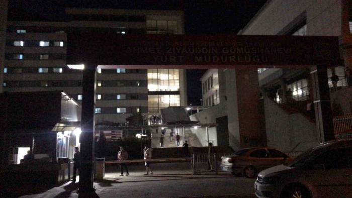 Öğrenci Yurdunda "Yan Baktın" Kavgası: 1 Yaralı
