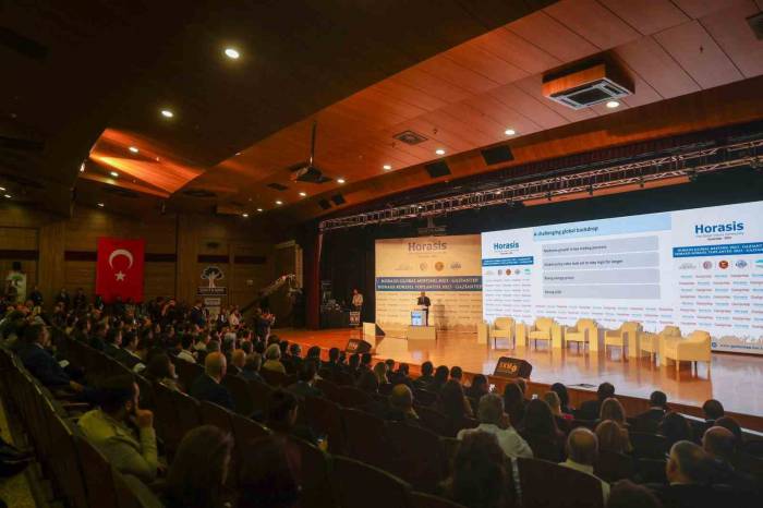 Hazine Ve Maliye Bakanı Şimşek Türkiye’de Yatırım Fırsatlarını Anlattı