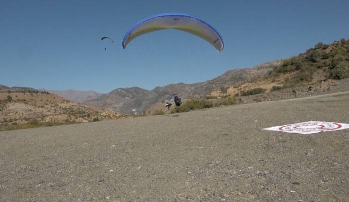 Kulp’ta Yamaç Paraşütü Etkinliğinde Filistin’e Destek