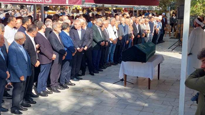Necip Fazıl Kısakürek’in Oğlu Mehmed Kısakürek Son Yolculuğuna Uğurlandı