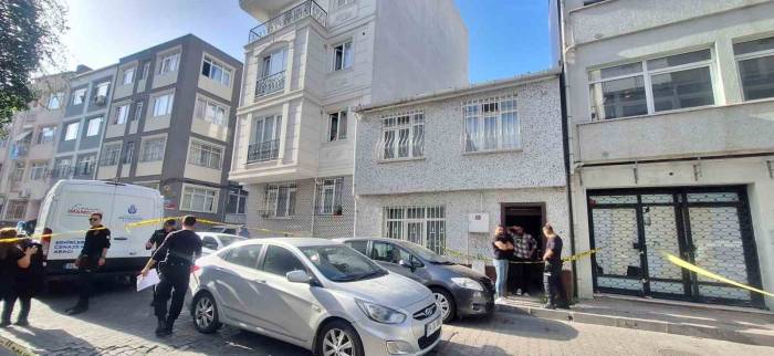 Fatih’te Tartıştığı Arkadaşını Öldürüp, Teslim Oldu
