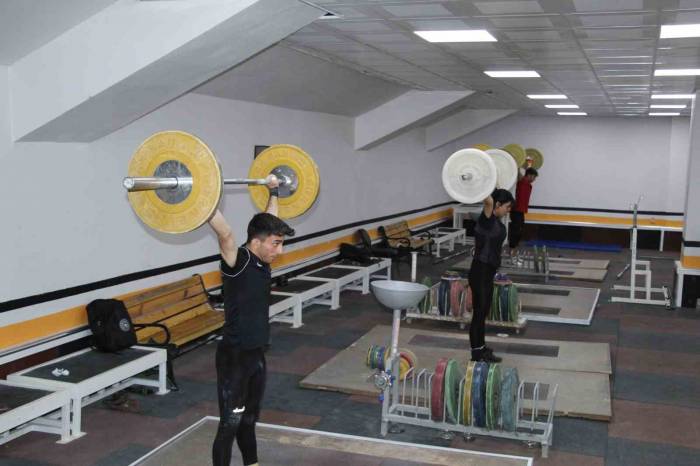 Şırnaklı Milli Halterci Gözünü Dünya Şampiyonluğuna Dikti