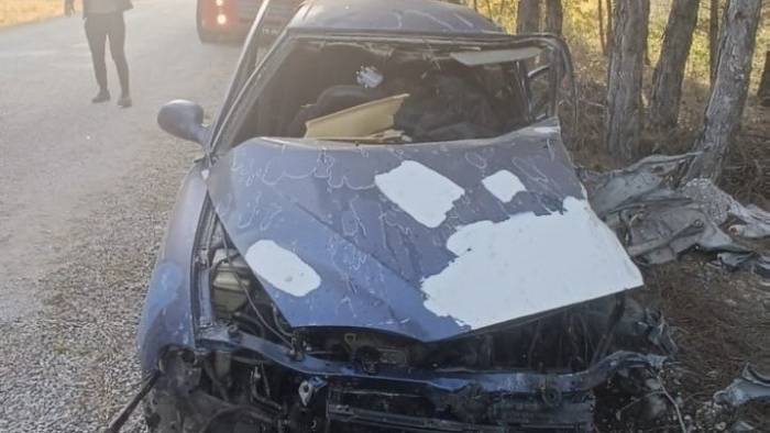 Uşak’ta Otomobil Ve Kamyon Kafa Kafaya Çarpıştı: 1 Ölü, 3 Yaralı