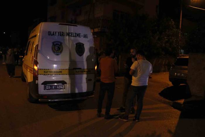 Adana’da Dönerci Dükkanına Silahlı Saldırı: Baba Ve Oğul Yaralandı