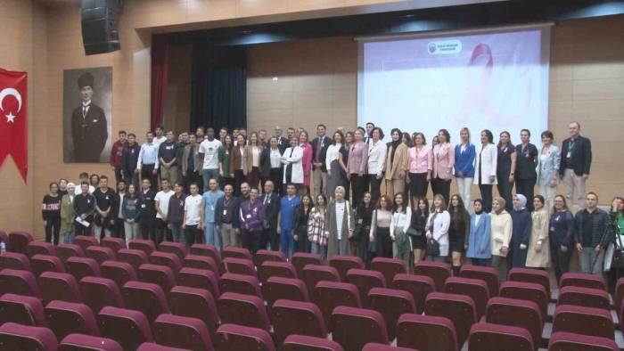 Sağlık Bilimleri Üniversitesinde “Meme Kanseri Bilinçlendirme” Etkinliği Düzenlendi