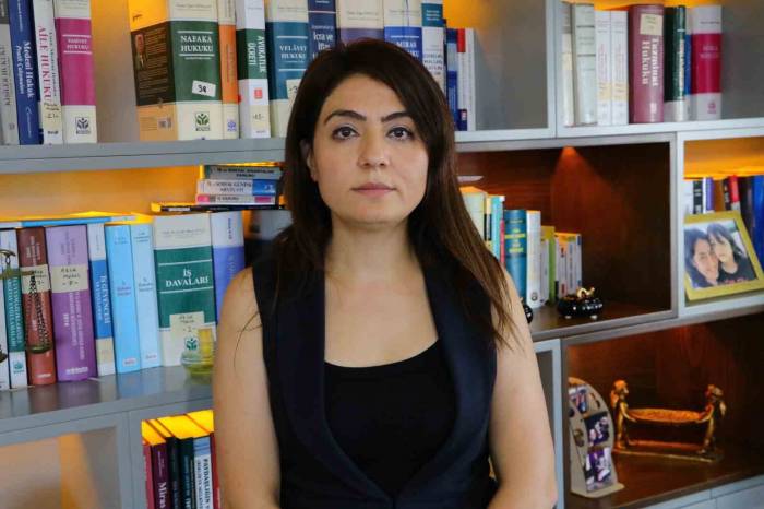 82 Kişinin Öldüğü Binanın İnşaat Mühendisinden Avukata Suçlama: "Şov Yapıyor"