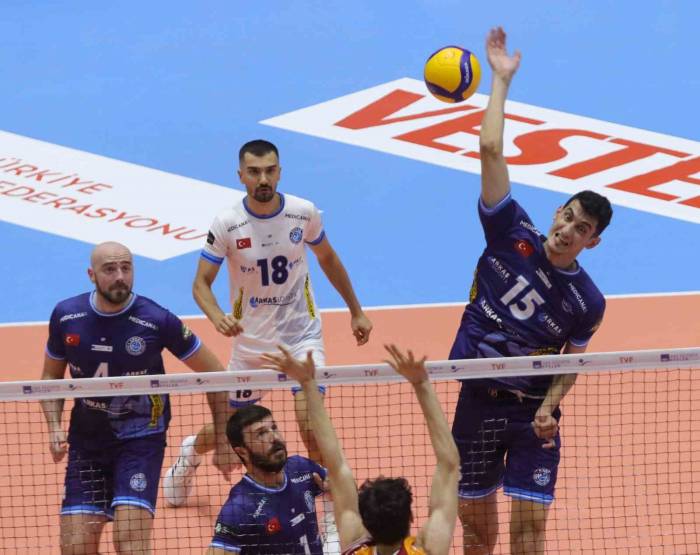 Arkas Spor, Sezona Kötü Giriş Yaptı