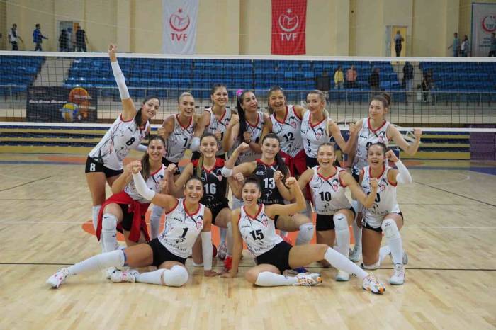 Bilecik Belediye Spor Voleybol Takımı Tvf Kadınlar 2. Lige Galibiyet İle Başladı