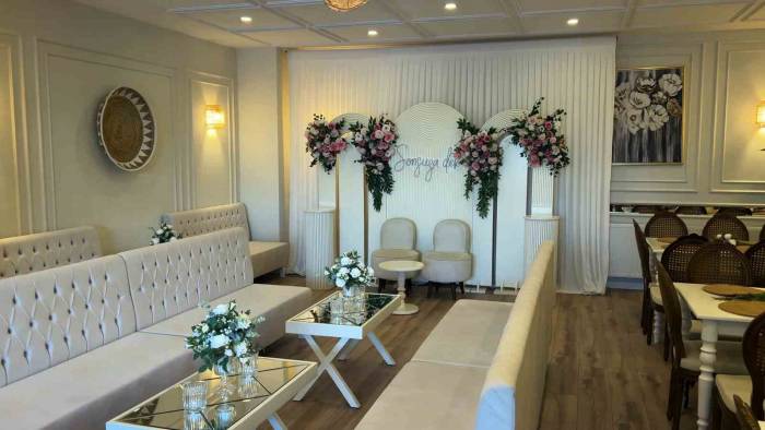 Bu Da Kız İsteme Evi