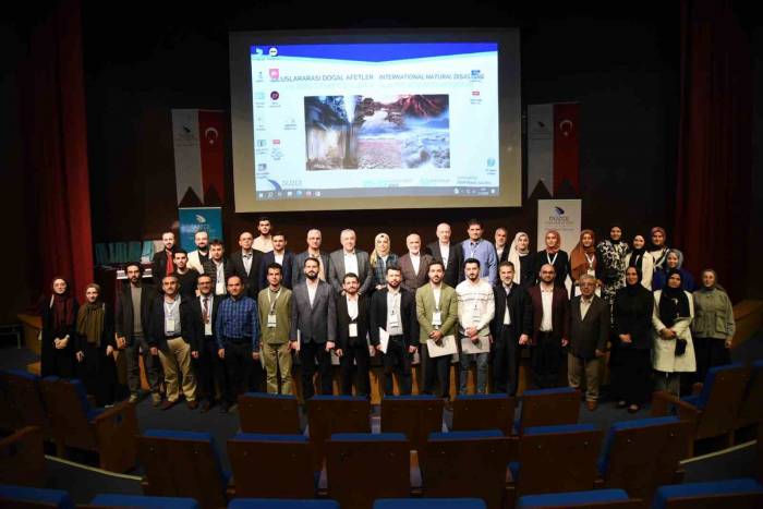 Uluslararası Doğal Afetler Ve Din Sempozyumu Sona Erdi