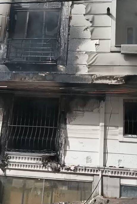 Esenyurt’ta 5 Katlı Binada Yangın Çıktı, Çocuklar Yangın Merdiveni İle Kurtarıldı