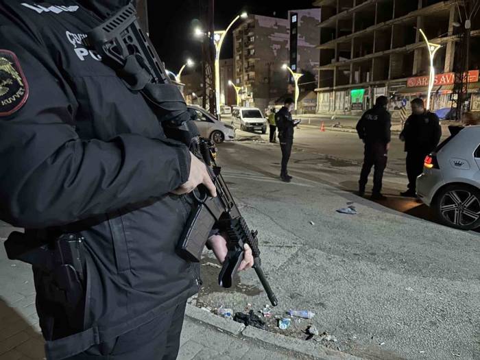 Yüksekova Polisi, Vatandaşın Huzuru İçin Gece Gündüz Alanda