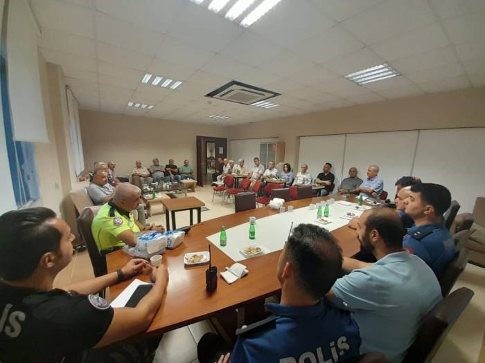 İskenderun İlçesinde Muhtarlar Polislerle Buluştu