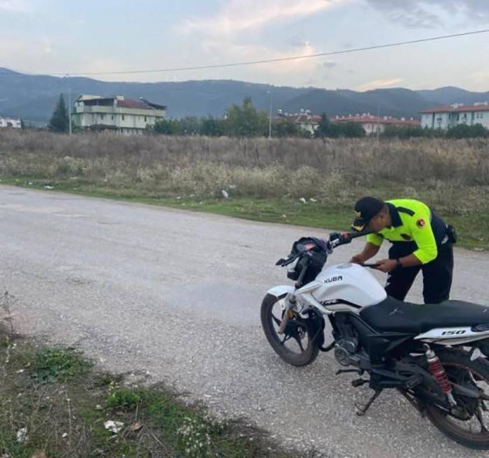 İznik İlçe Jandarmadan Tescilsiz Ve Plakasız Araçlara Uygulama