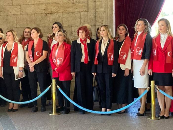 İşveren Ve Sanayici Kadınlardan Anıtkabir’e Ziyaret