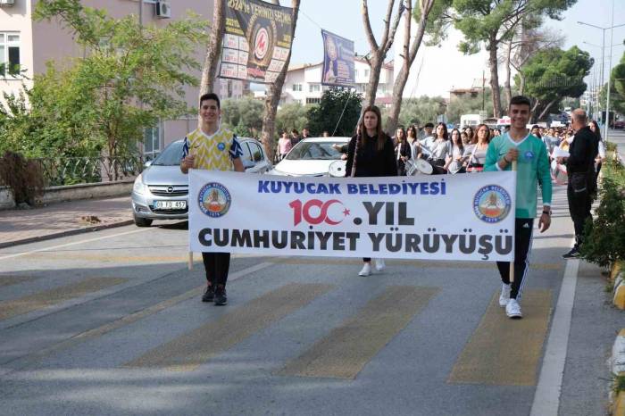 Kuyucak’ta Cumhuriyet Yürüyüşü Gerçekleşti