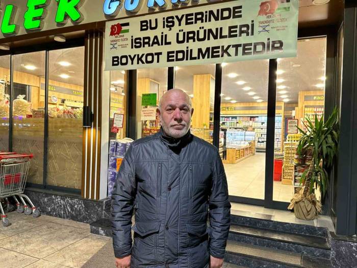 Fiyat Etiketlerine "Lütfen Almayın" Yazarak, İsrail Ürünlerine Karşı Boykot Başlattı