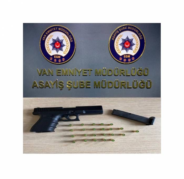Van’da Değişik Suçlardan 9 Kişi Tutuklandı