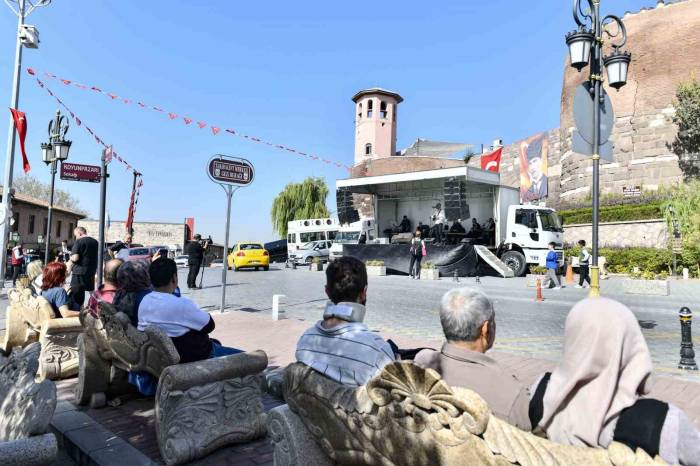 Ankara Büyükşehir Belediyesi Cumhuriyeti Çeşitli Etkinlerle Kutlamaya Başladı