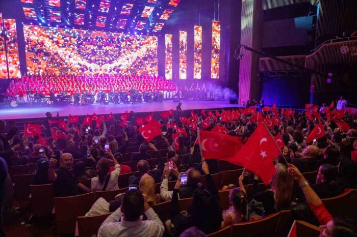 Cumhuriyetin Çocuklarından Görkemli 100. Yıl Konseri