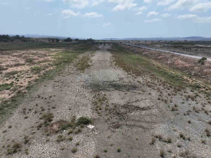 Büyükçekmece Gölünde Kuraklık Tehlikesi