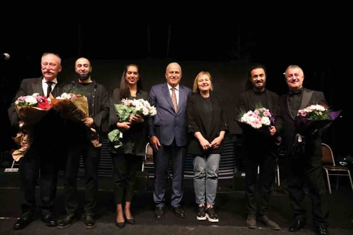 Usta Sanatçılardan Efeler’de Unutulmaz Performans