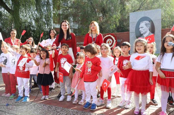 İzmir Ekonomi’de ‘Cumhuriyet’ Coşkusu Başladı