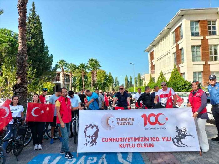 Köyceğizli Bisikletçiler Cumhuriyet’in 100. Yılı İçin Pedalladı
