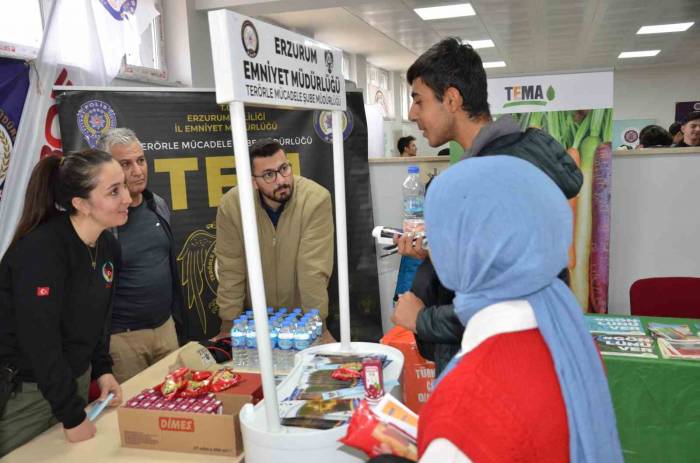 Öğrenciler “El Ele Güvenli Geleceğe Projesi” Kapsamında Bilgilendirildi