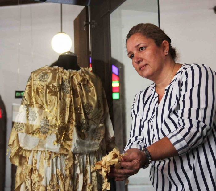 2 Asırlık Gelinlik, 184 Yıllık Binada Sergileniyor