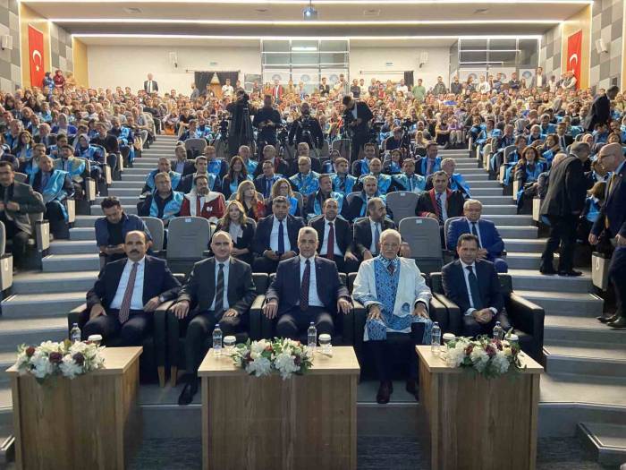 Bakan Bolat: “200’ün Üzerinde Ülkeye 11 Bin 500 Kalem Ürün Satıyoruz”