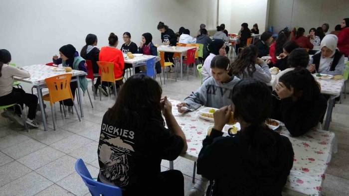 Taşımalı Öğrencilere Sıcak Yemek Hizmeti