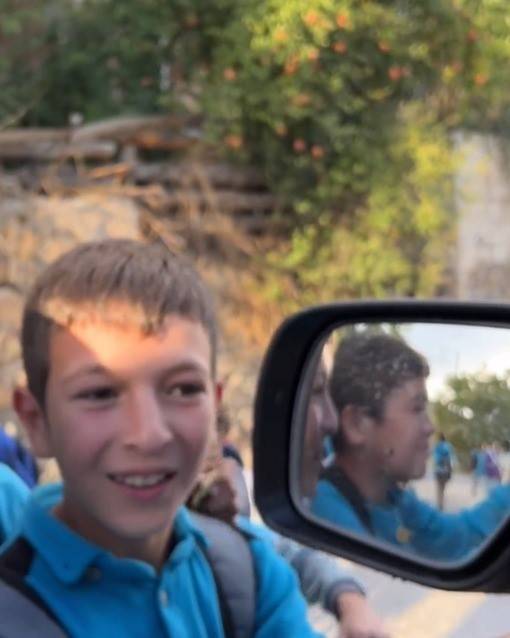 Aladağlı Çocuklar Başkanın Yolunu Kesince Gülümseten Anlar Oluştu