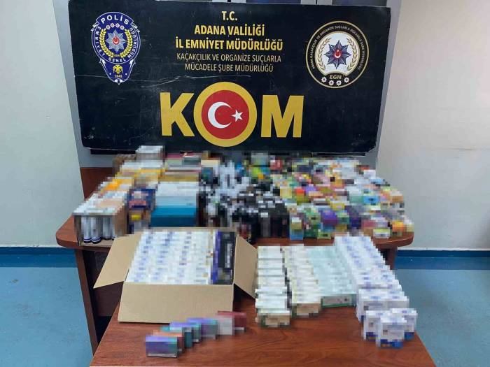 Polis Yüzlerce Gümrük Kaçağı Sigara, Cep Telefonu, Cinsel İçerikli Hap Ele Geçirdi