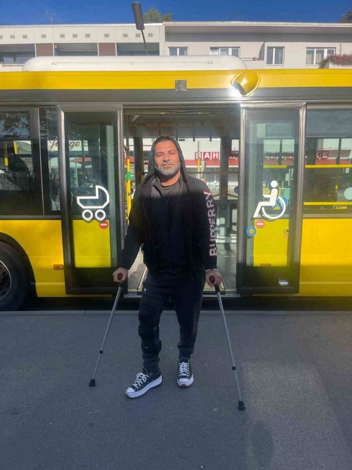 Kazadan Yaralı Kurtulan İş Adamı Deniz Özvural’dan 50 Kız Öğrenciye Burs