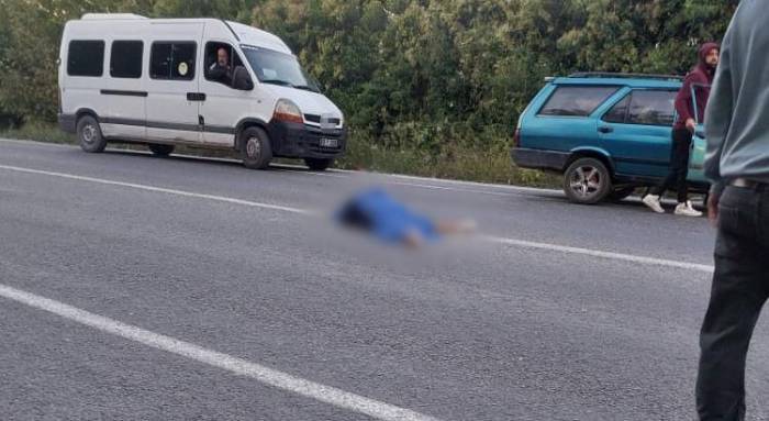 Karşıya Geçmeye Çalışırken Minibüsün Çarptığı Yaya Öldü