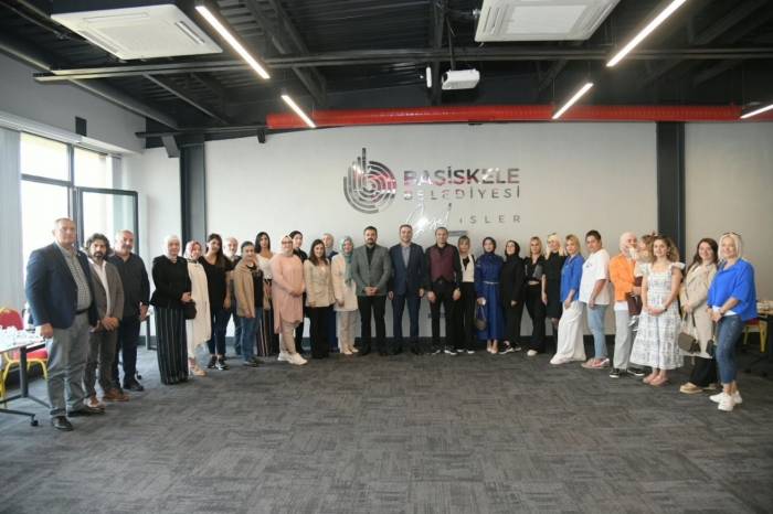 Başkan Özlü, Kadın Kuaförler İle Buluştu