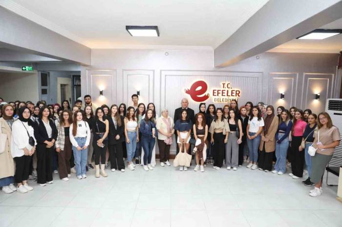 Başkan Atay, Adü’lü Öğrencilerle Bir Araya Geldi