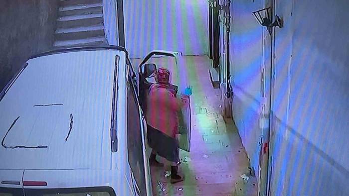 Araçta Bırakılan Ve Ameliyat Parası Olan 42 Bin Doları Çalan Hırsız Yakalandı